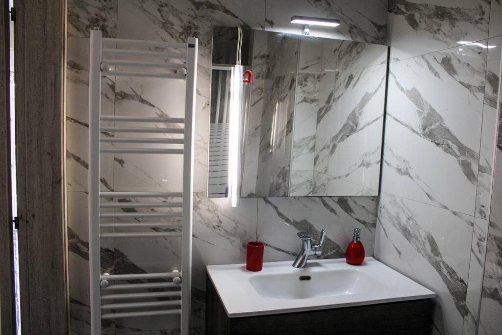 شقة Anesis House نيوس مارماراس المظهر الخارجي الصورة